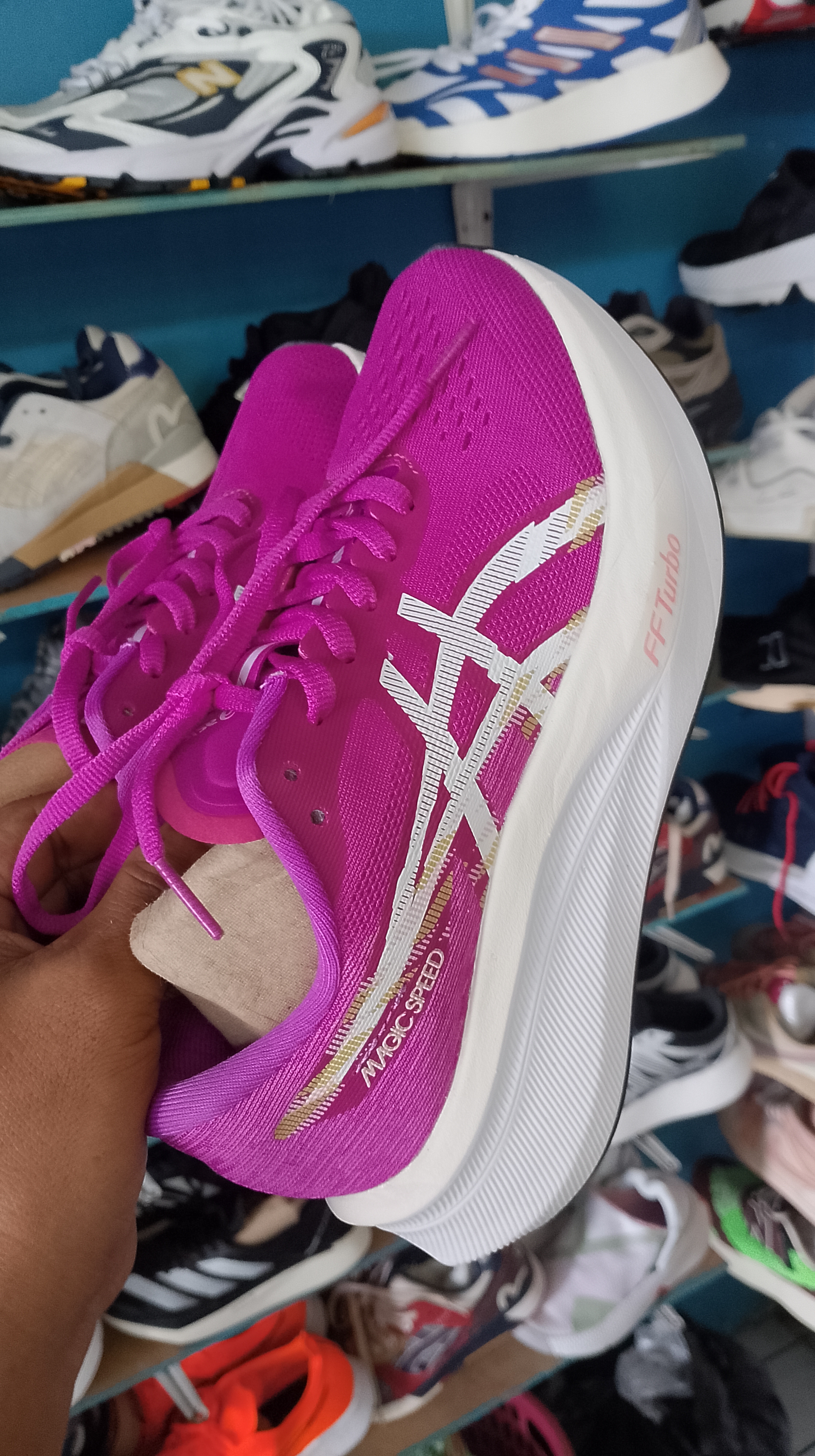 sepatu lari cewek foto 3