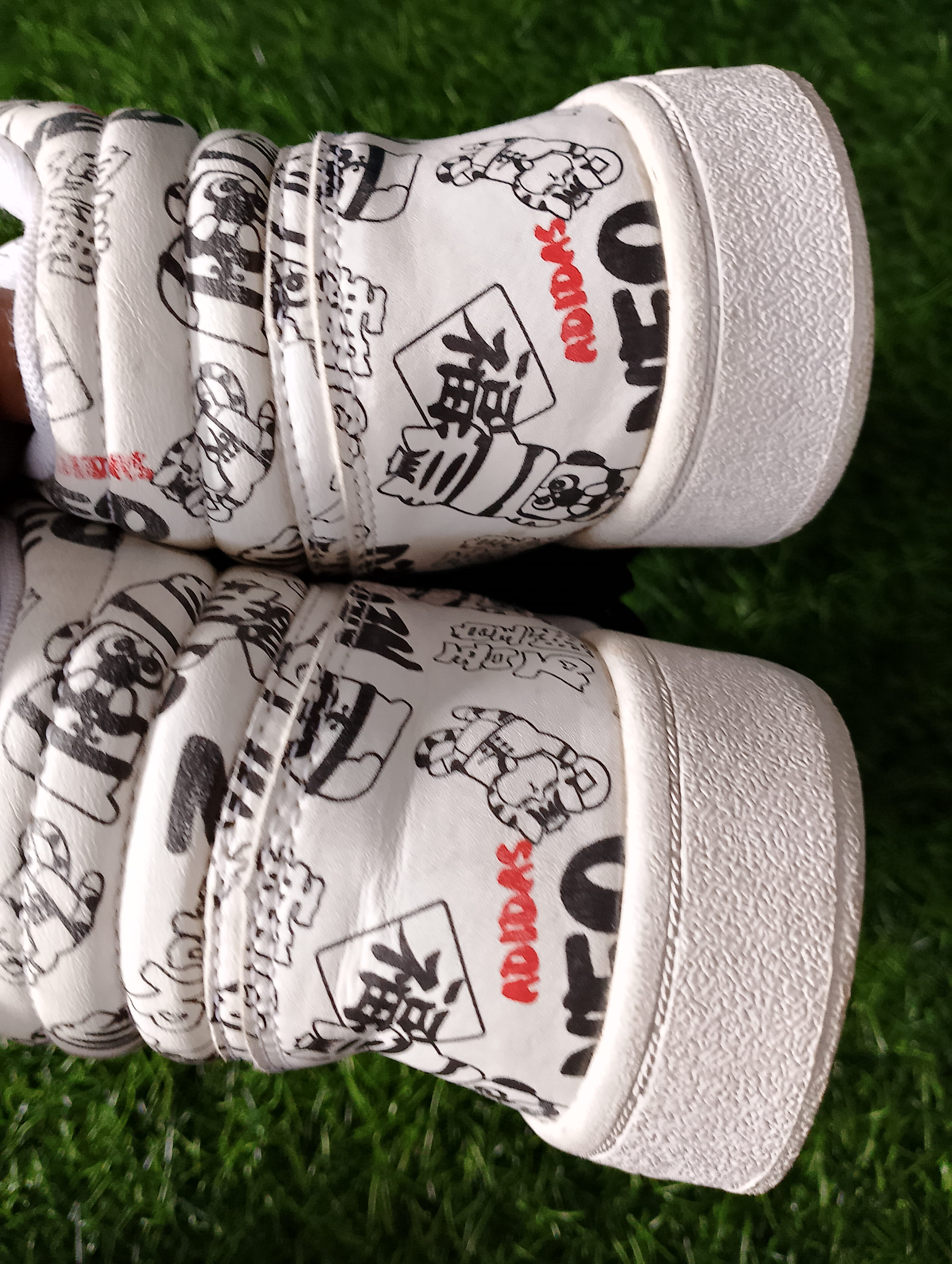 adidas Neo Hoops 2.0 Mid "Black White Graffiti" foto 4