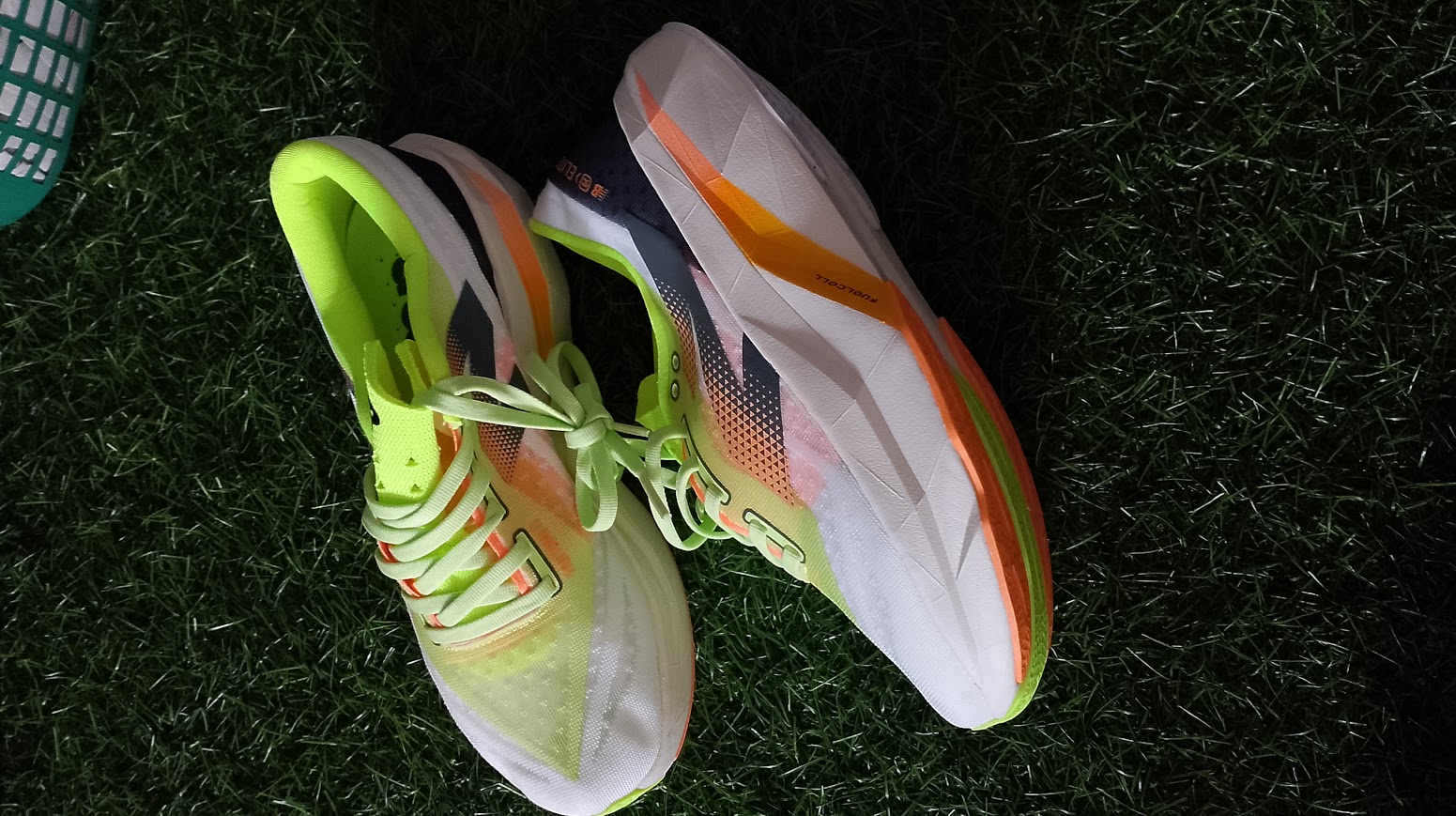 New Balance FuelCell SuperComp Elite v4 "White Lime Mango" (atau White/Hot Mango) foto 5