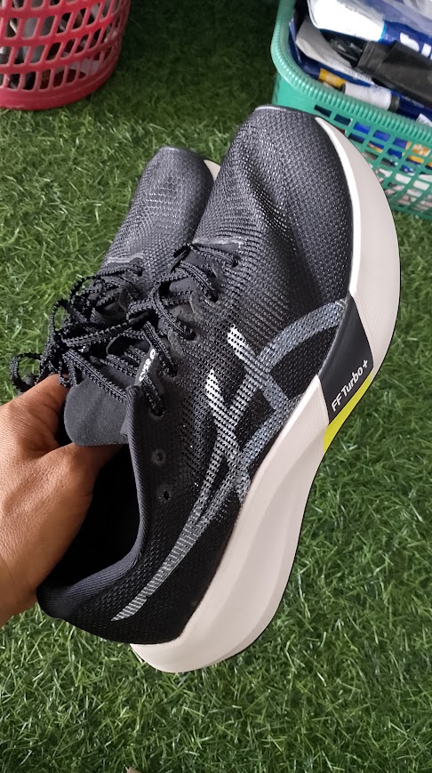 ASICS Magic Speed 5 "Black / White" foto 2