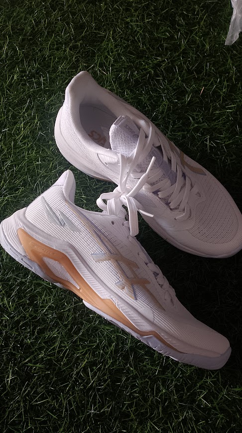 ASICS Netburner Ballistic FF 4 in the White/Champagne foto 4