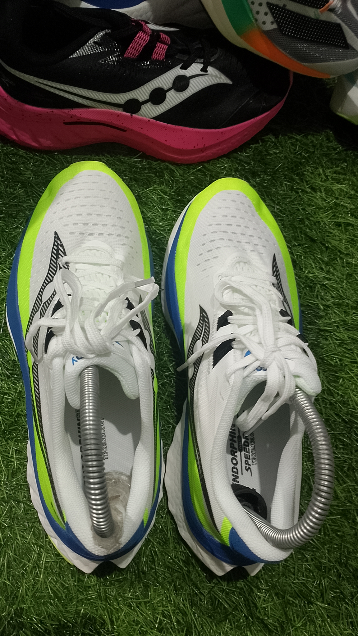 sepatu lari saucony foto 5