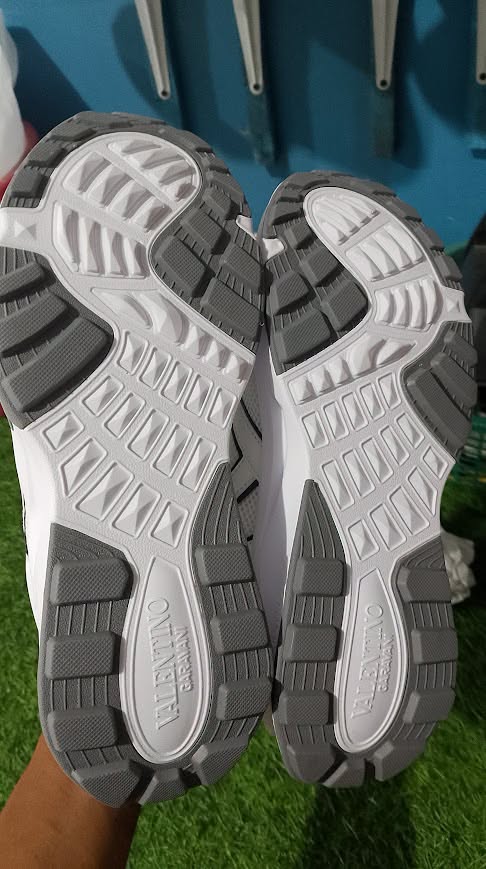 Valentino Garavani VLogo Easy Jogger Low-Top Sneakers. foto 3