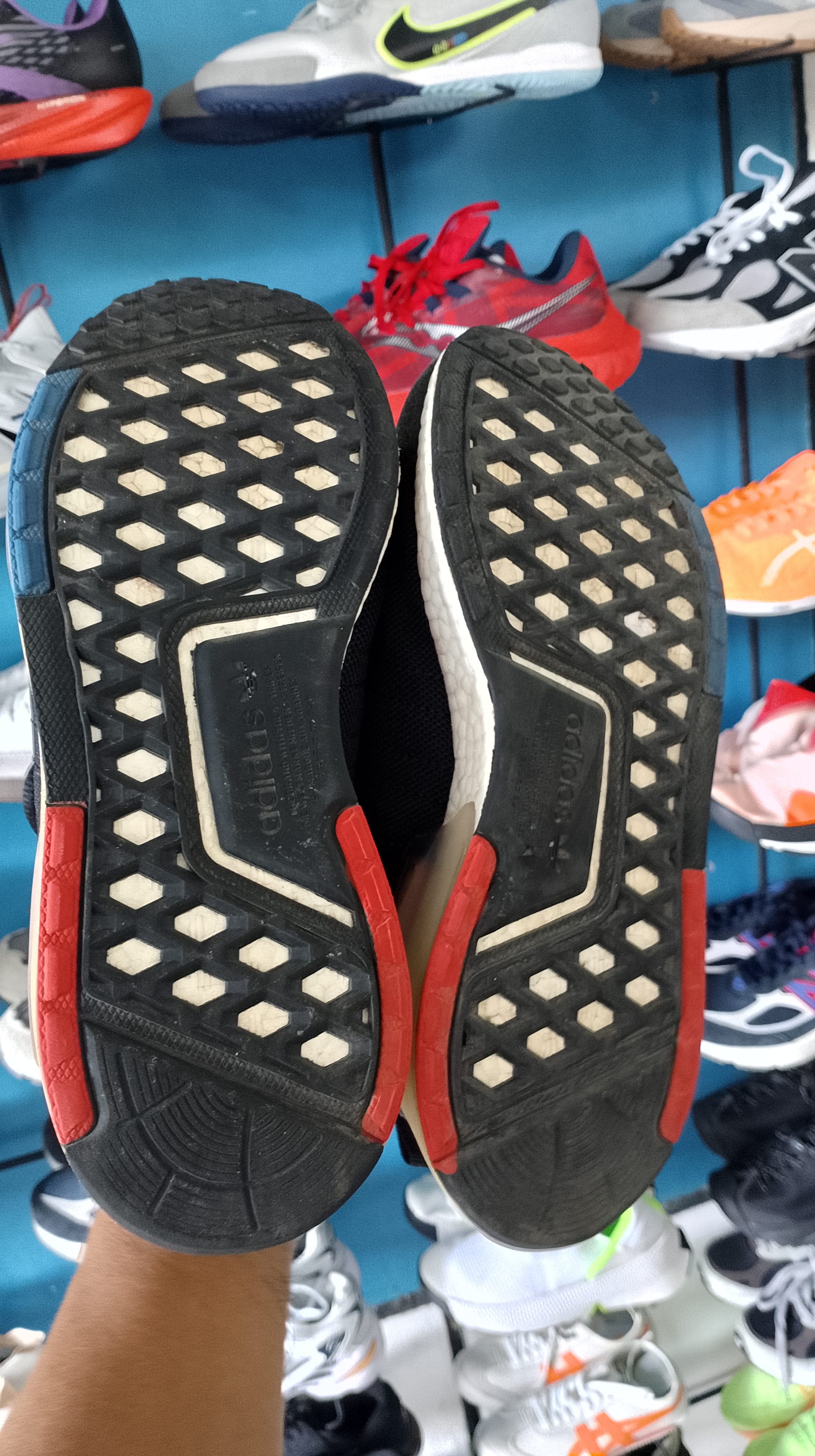 sepatu sekolah adidas boost foto 2
