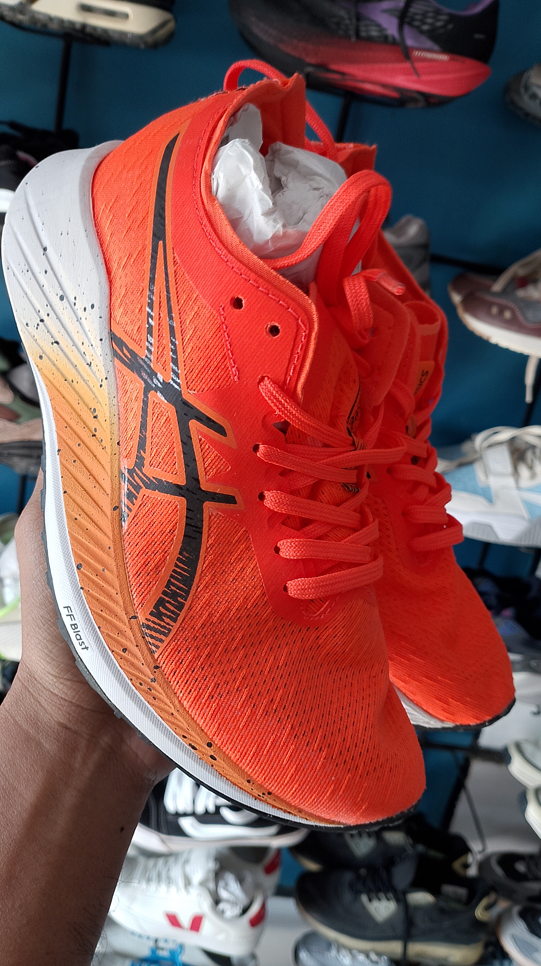 sepatu lari-run wanita foto 3