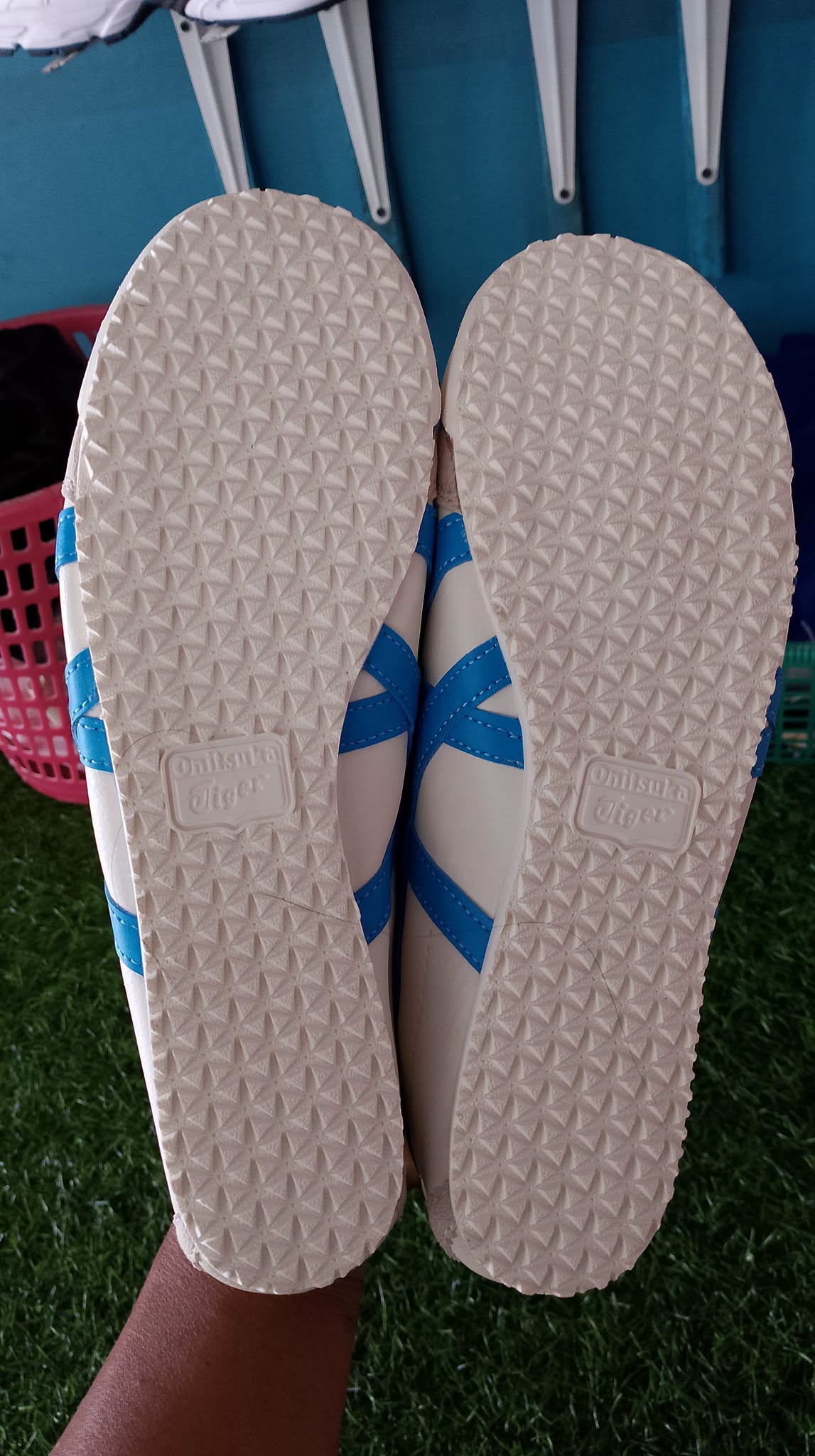sepatu jalan onitzuka tiger foto 2