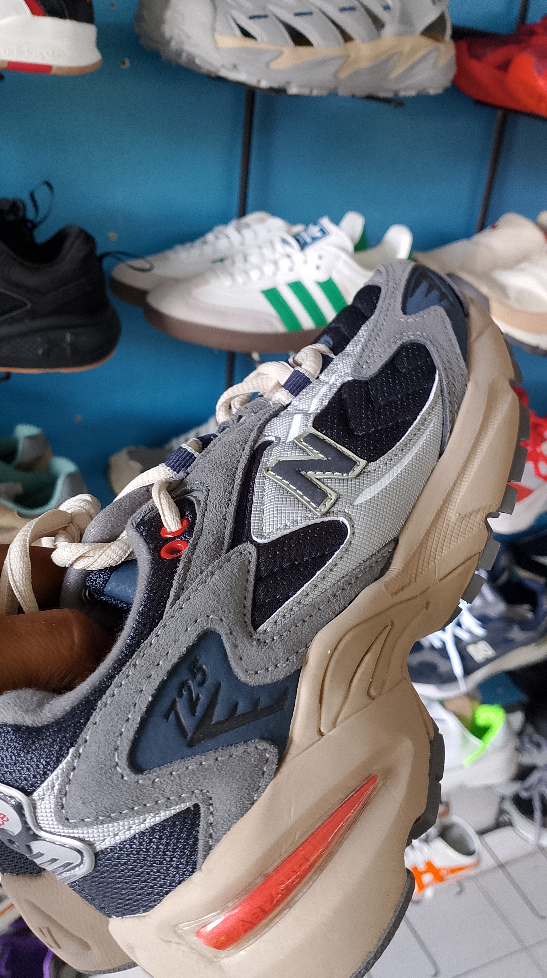 sepatu cewek new balance buat jalan foto 5