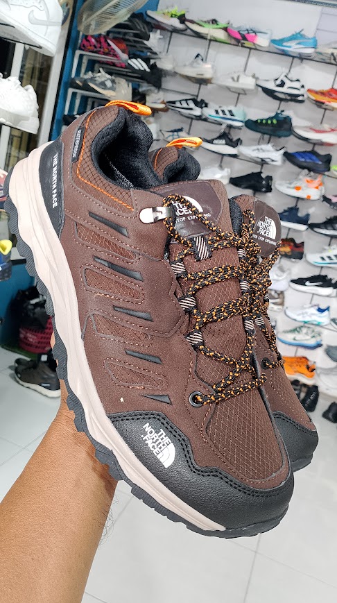 sepatu outdoor the north face 44