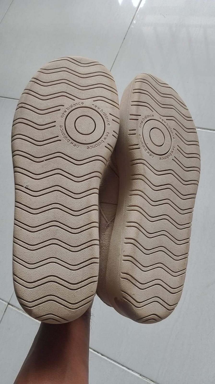 sepatu casual nb foto 2