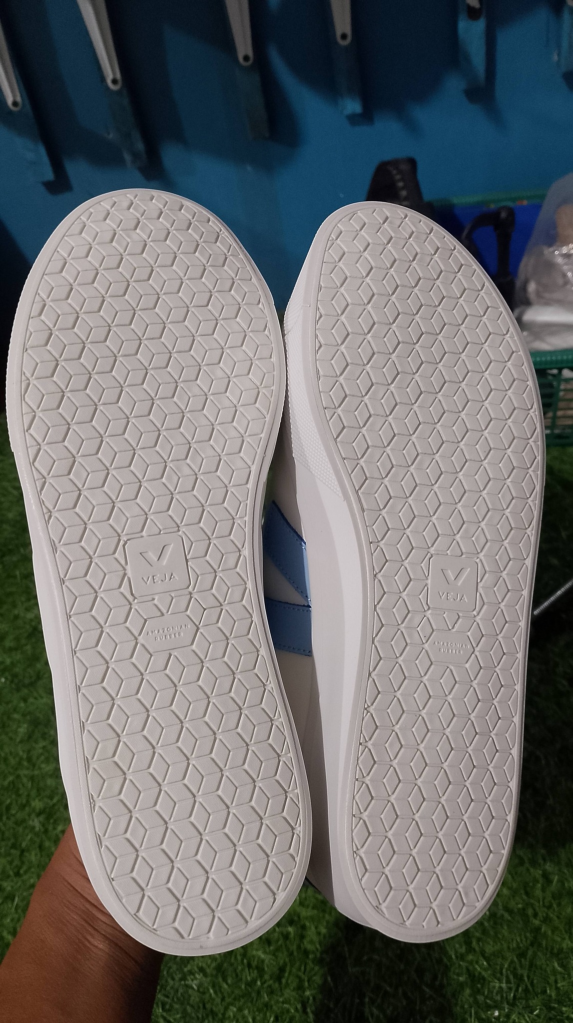 sepatu casual brand prancis foto 2
