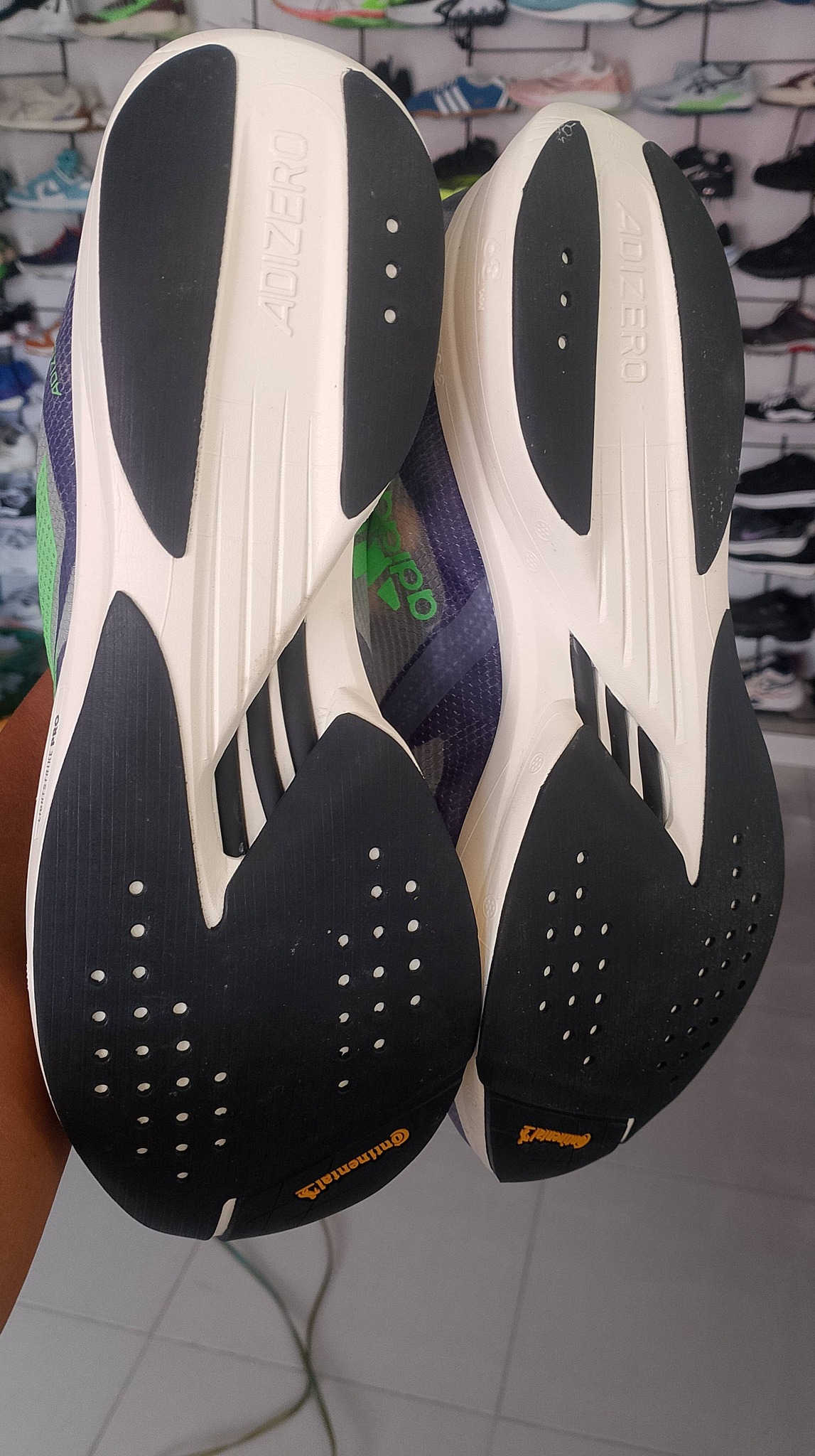 sepatu lari adizero foto 3