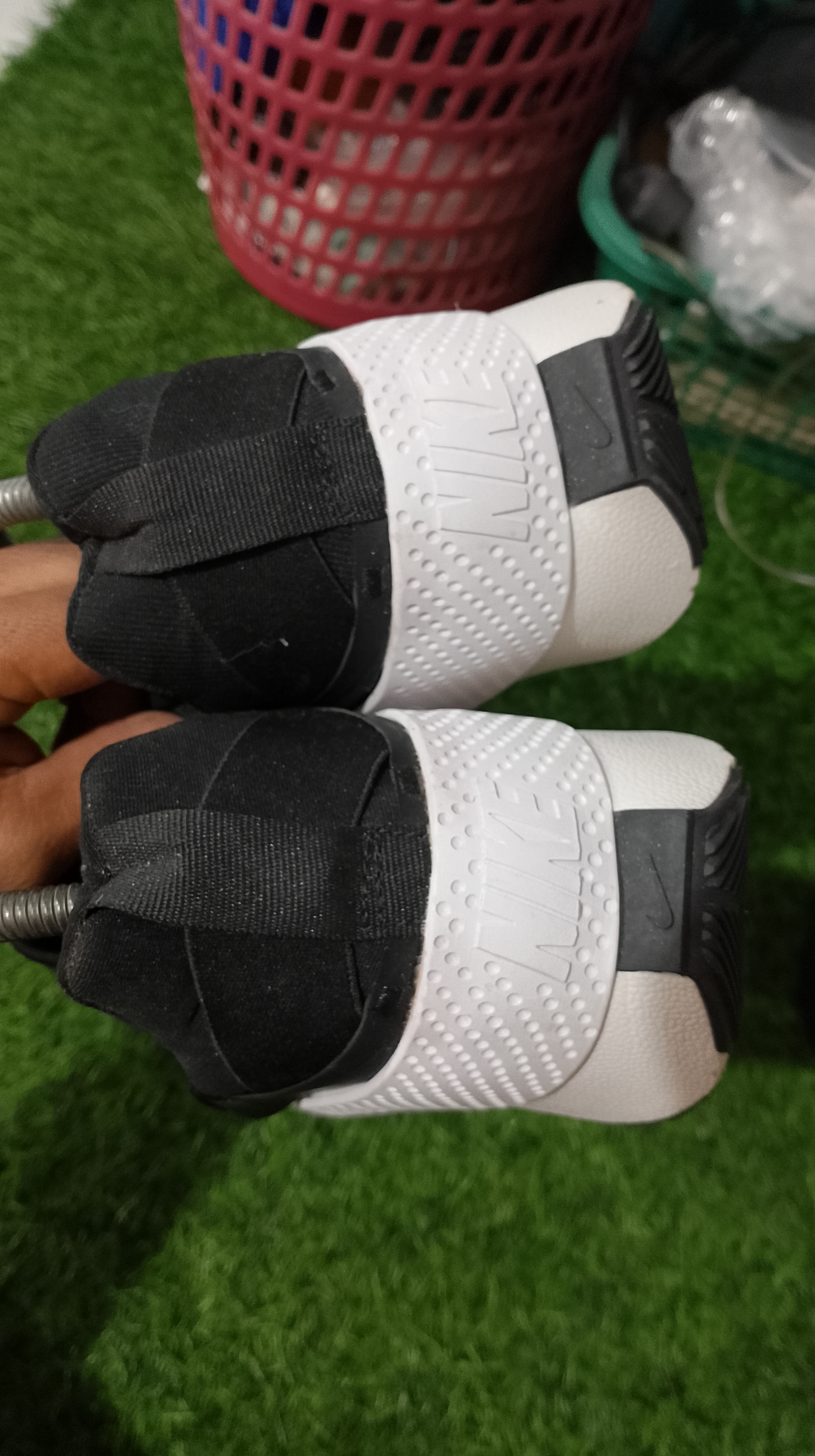 slip on cewek nike easy foto 4
