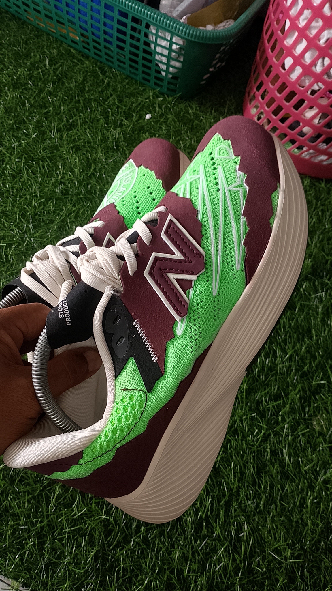 Stone Island x Tokyo Design Studio x New Balance FuelCell RC Elite v2 in the Burgundy/Energy Lime foto 2