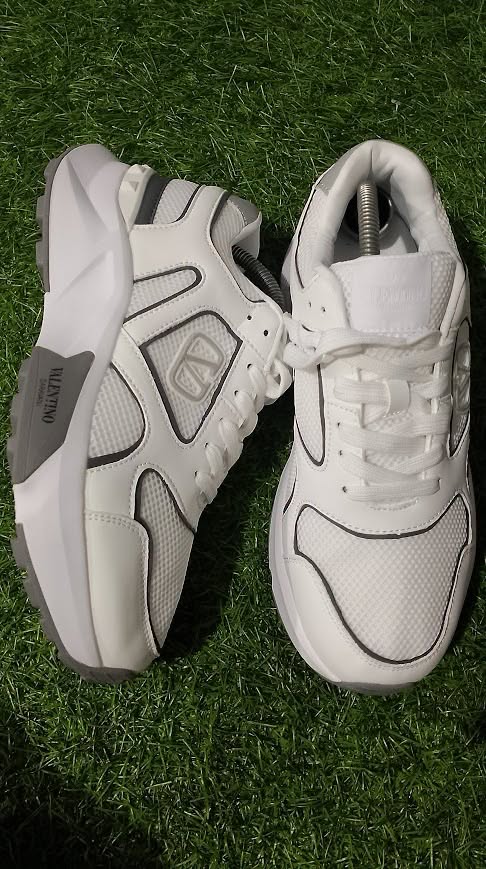 Valentino Garavani VLogo Easy Jogger Low-Top Sneakers. foto 4