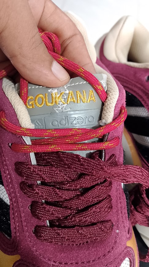 sneaker adidas tapak karet foto 3