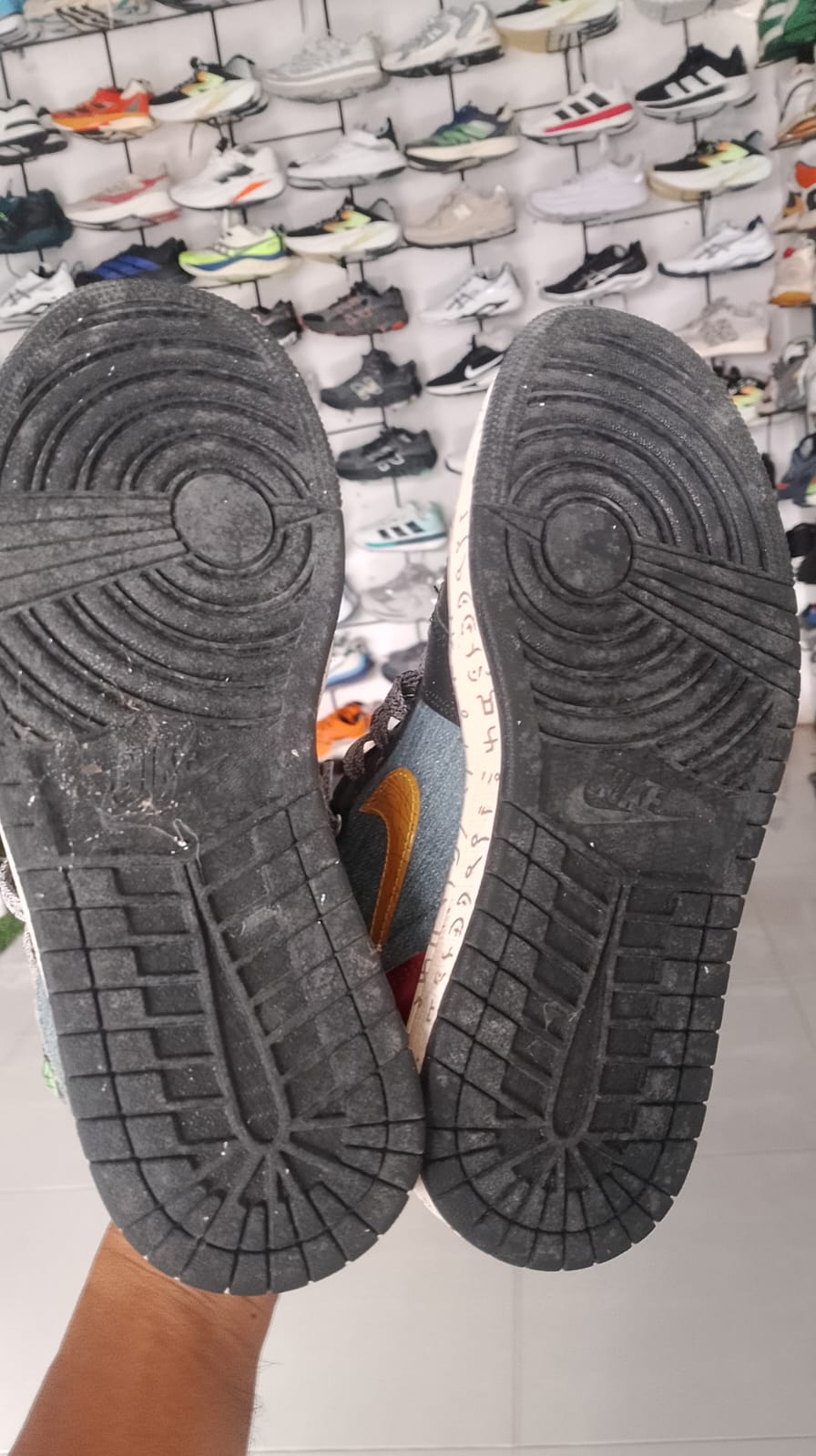 sepatu jalan nike jordan foto 3