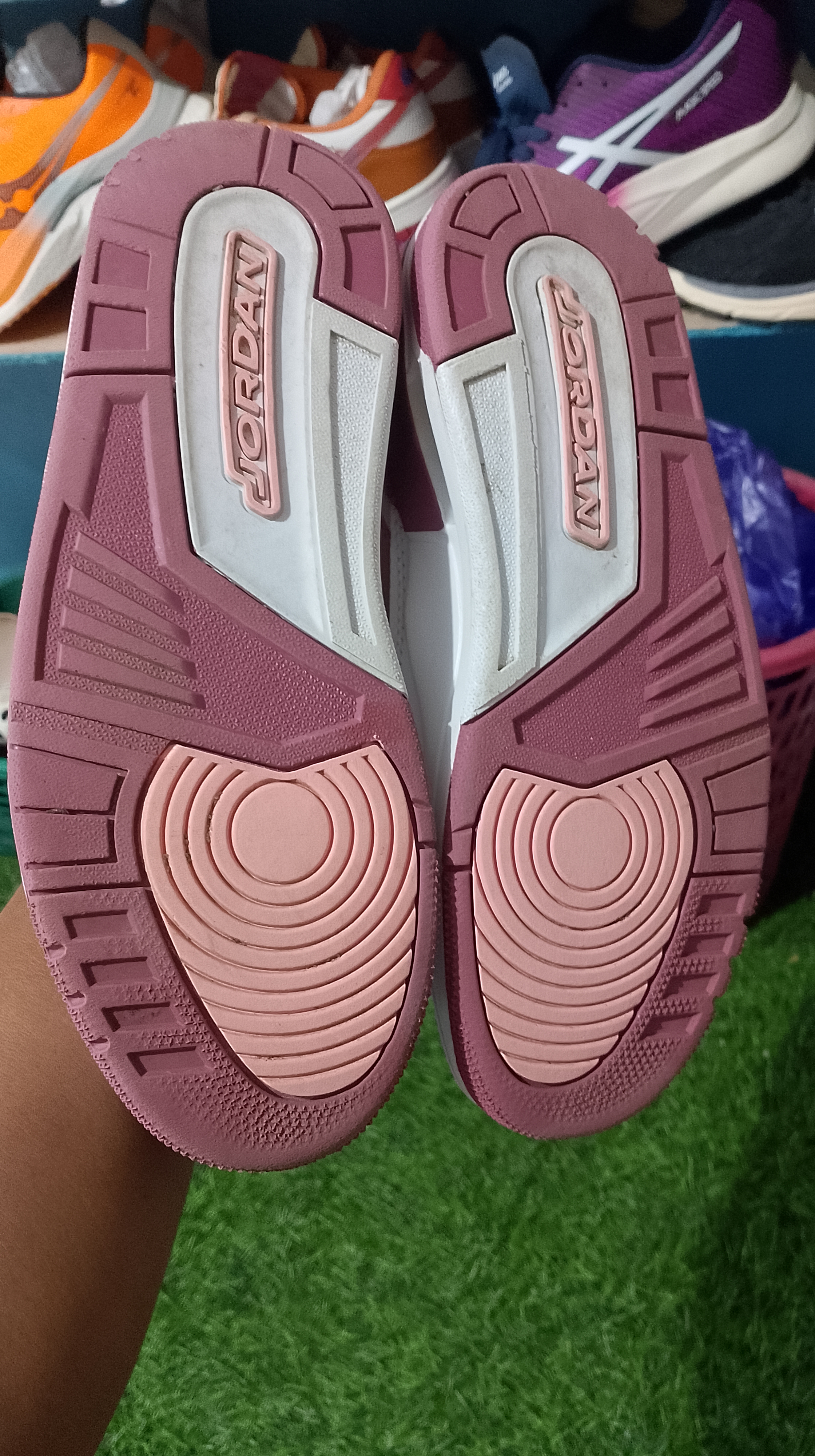 sepatu cewek casual jordan foto 2