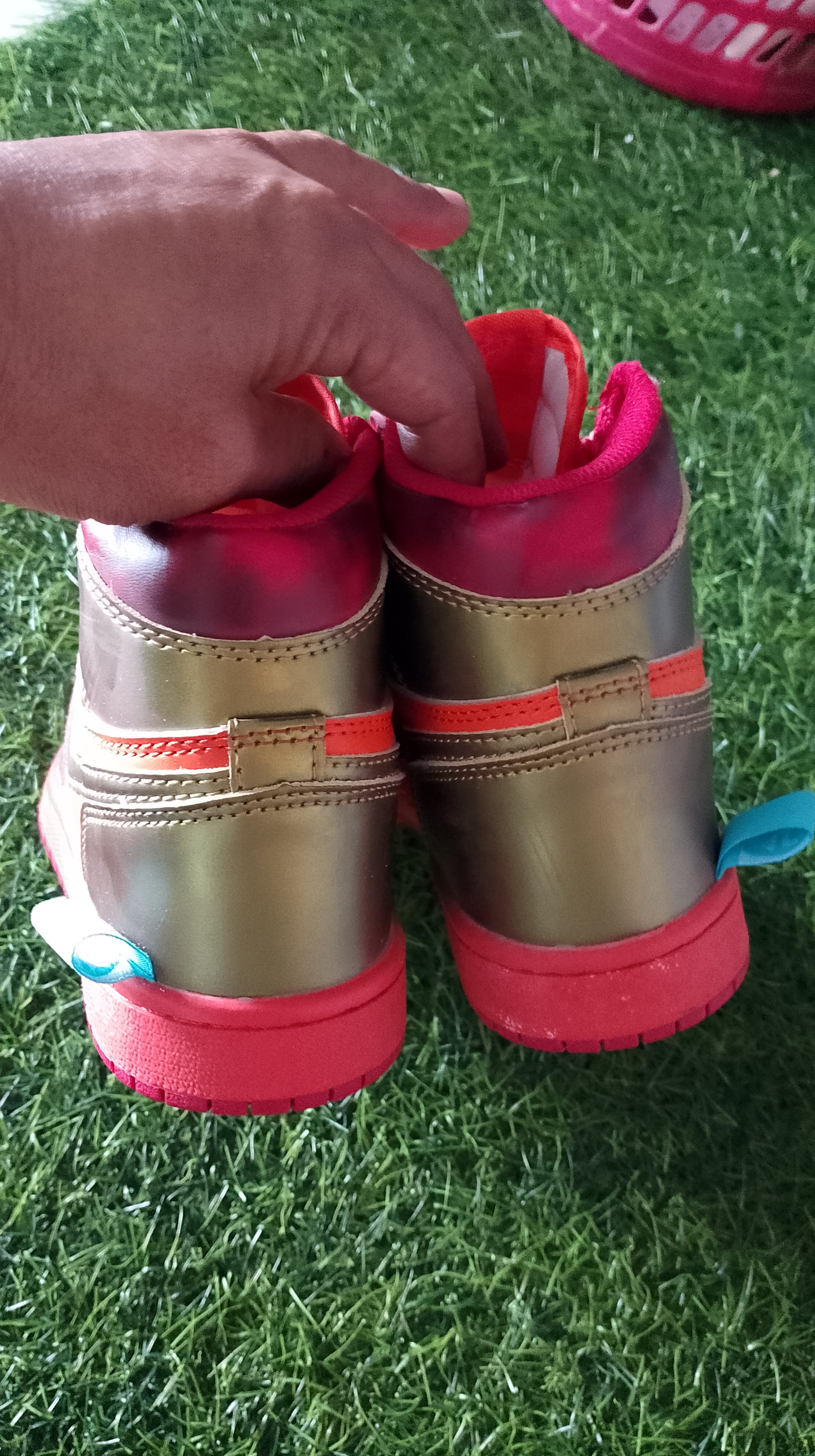 sepatu jalan cewek bestie foto 2