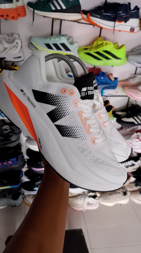 sepatu lari pria nb sz 45 28 cm foto 2