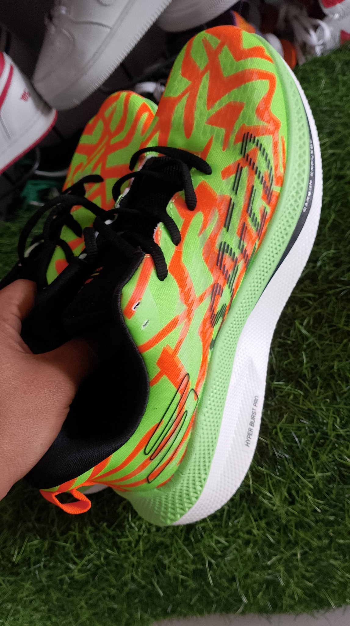 sepatu run skecher foto 2