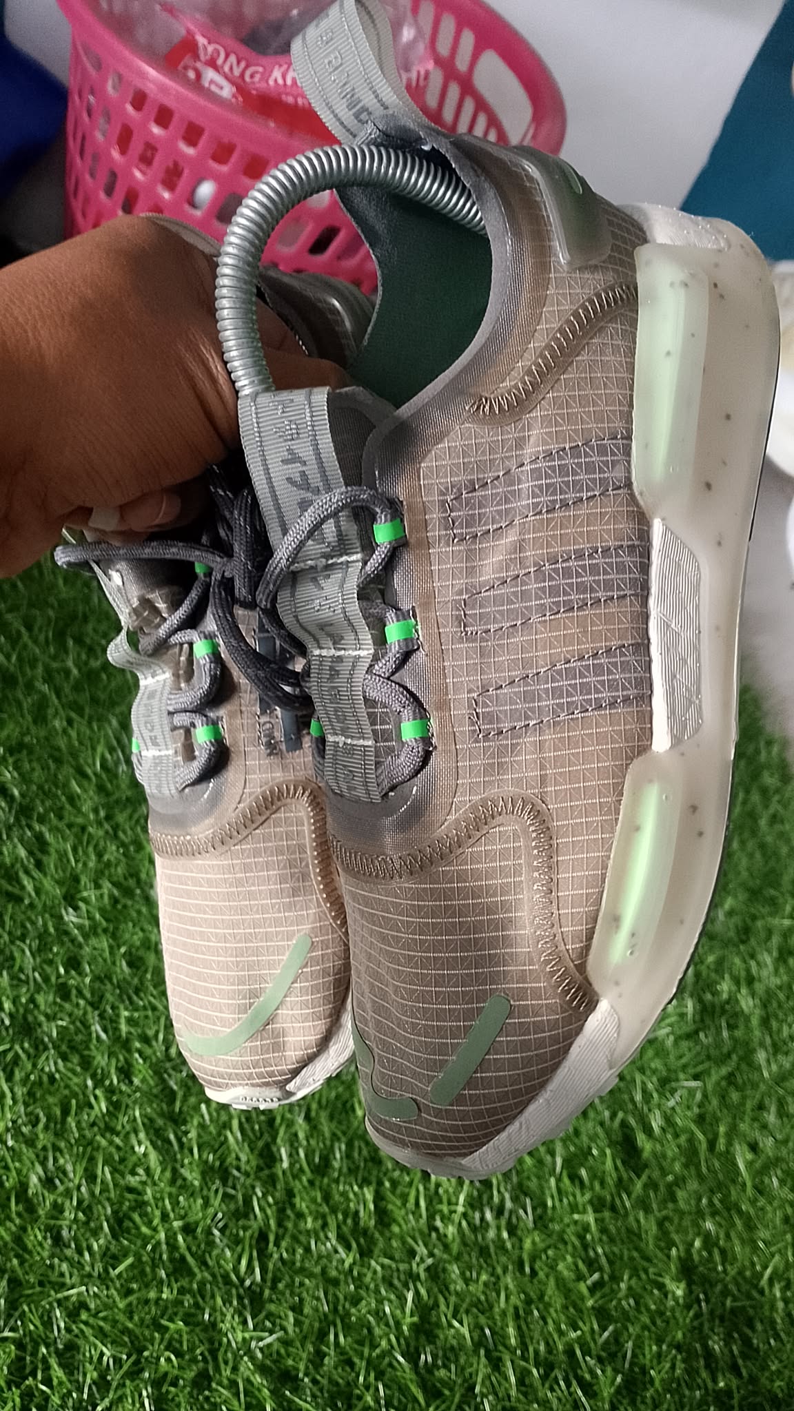 adidas NMD_V3 "Grey Green Glow foto 4