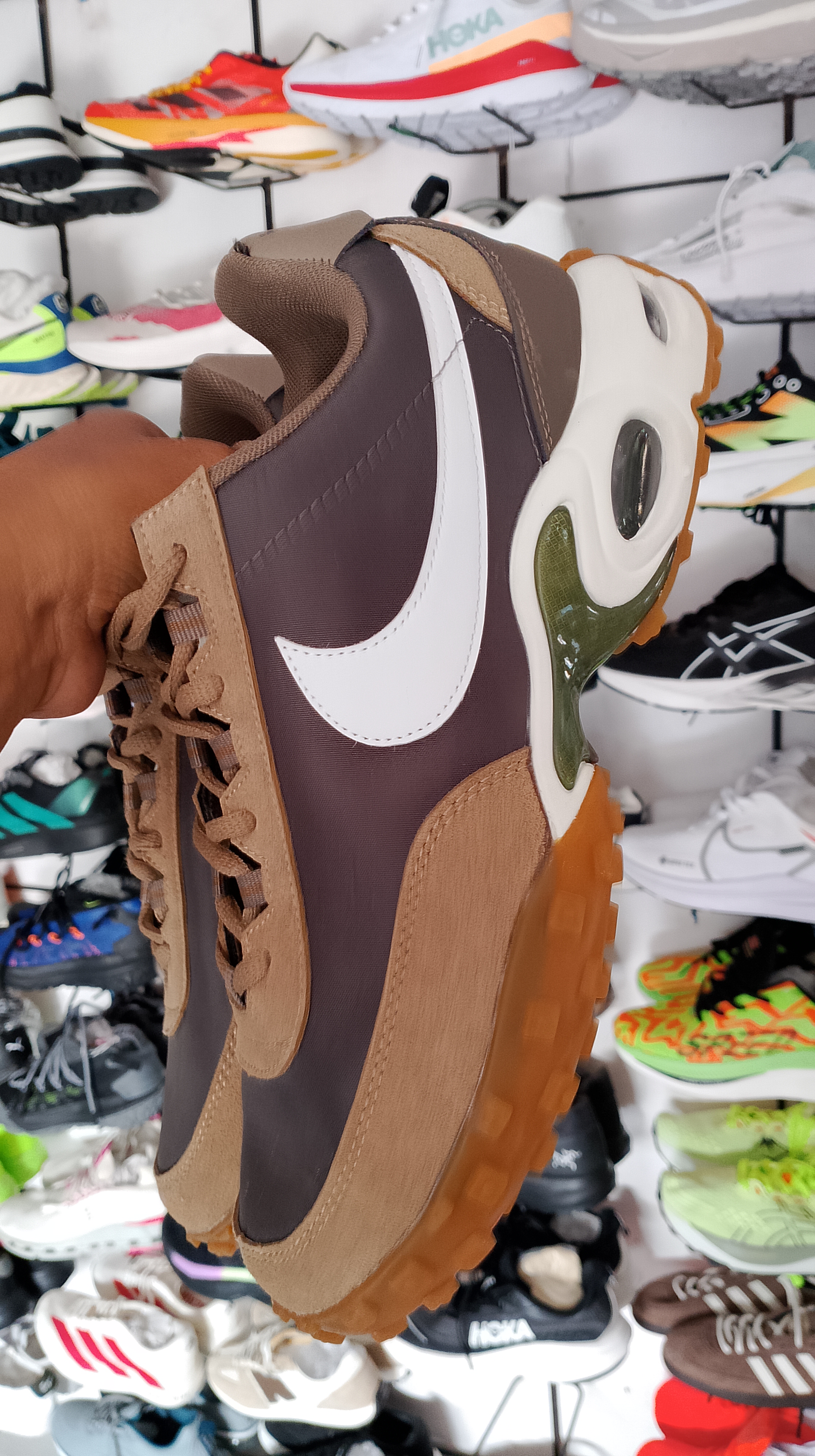 sneaker palopo- Nike Air Max Waffle SP (varian warna Matte Olive / Dark Brown Gum foto 5