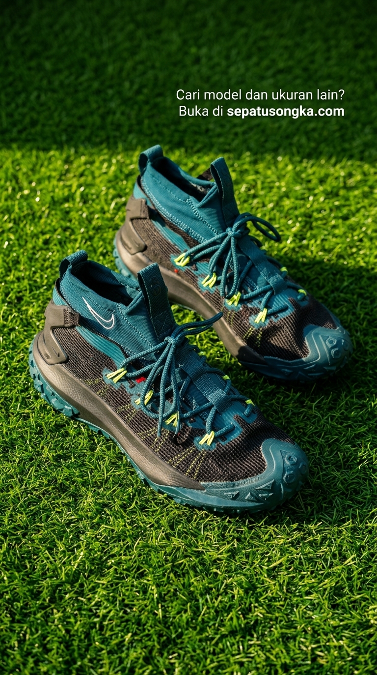 Nike ACG Mountain Fly Gore-Tex (atau dikenal juga sebagai Nike ACG Mountain Fly High