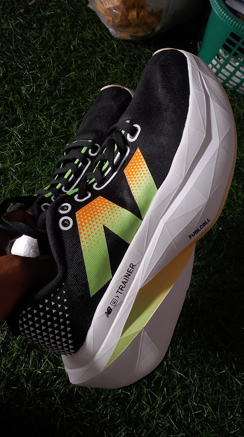 New Balance FuelCell SuperComp Trainer v3 foto 2