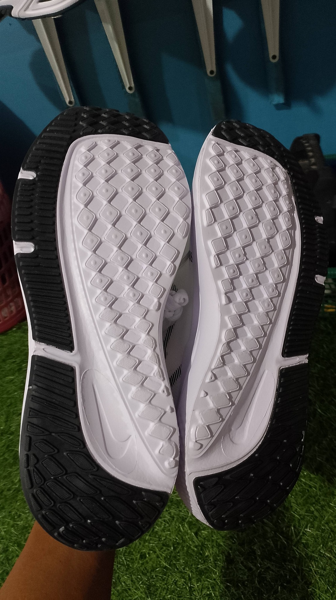 sepatu run pria foto 3