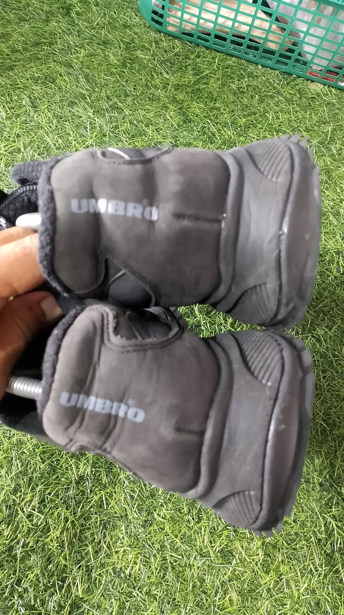 sepatu fullblack foto 3