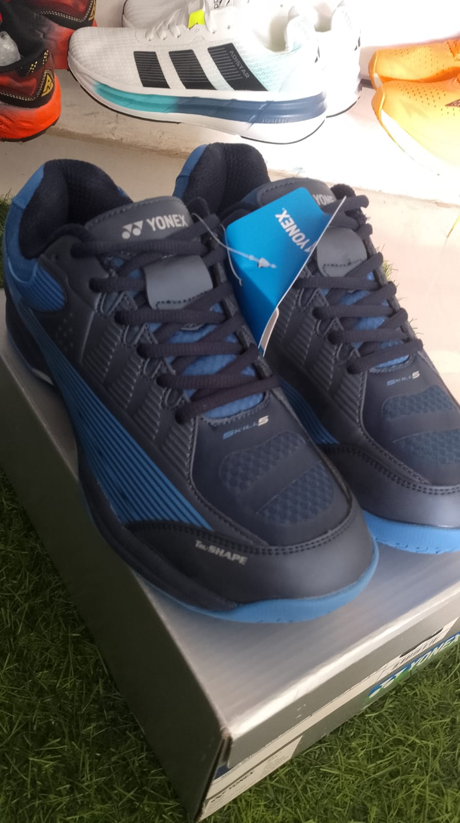 sepatu badminton-Yonex Skill 5 Badminton Shoes in the Dark Navy / Aqua Blue foto 4