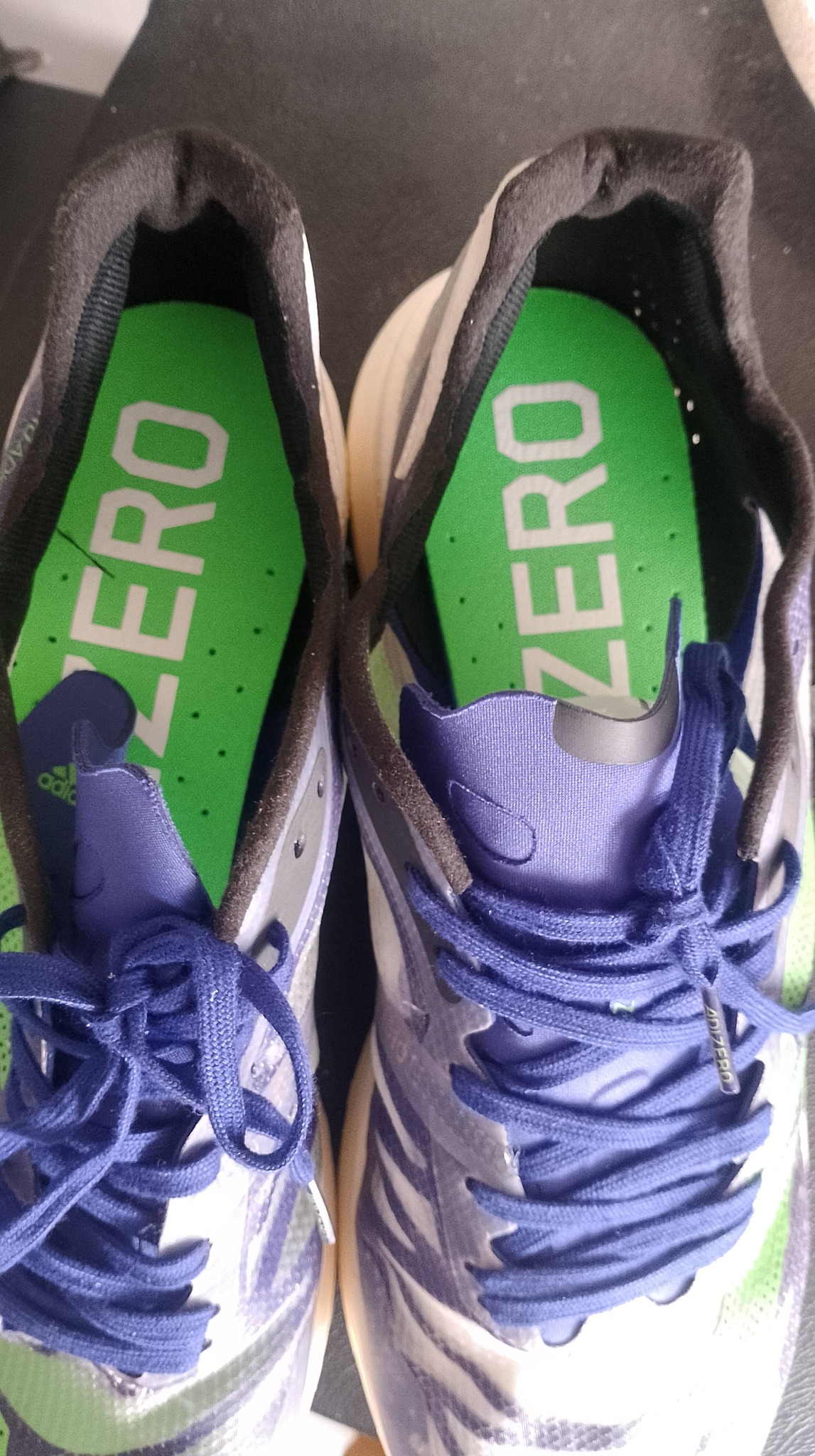 sepatu lari adizero foto 4