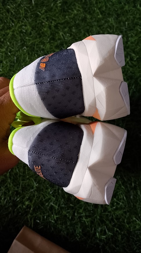 New Balance FuelCell SuperComp Elite v4 "White Lime Mango" (atau White/Hot Mango) foto 3