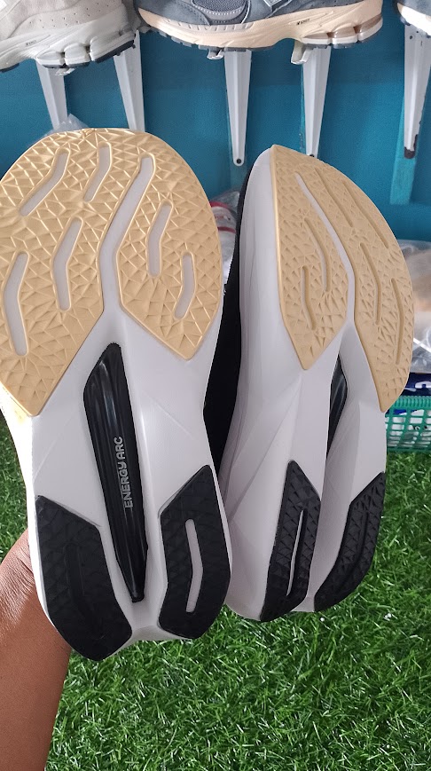 New Balance FuelCell SuperComp Trainer v3 foto 3