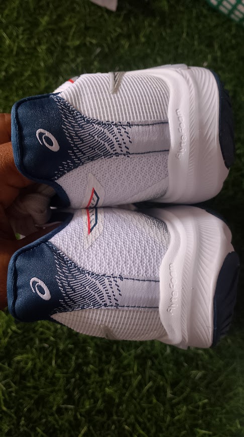 sepatu volley, padel, badminton dsb foto 4