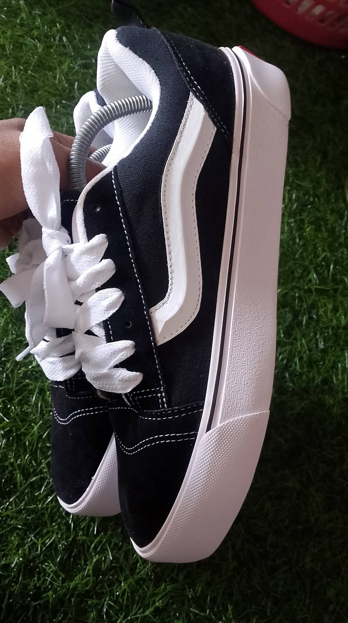 vans hitam putih foto 3