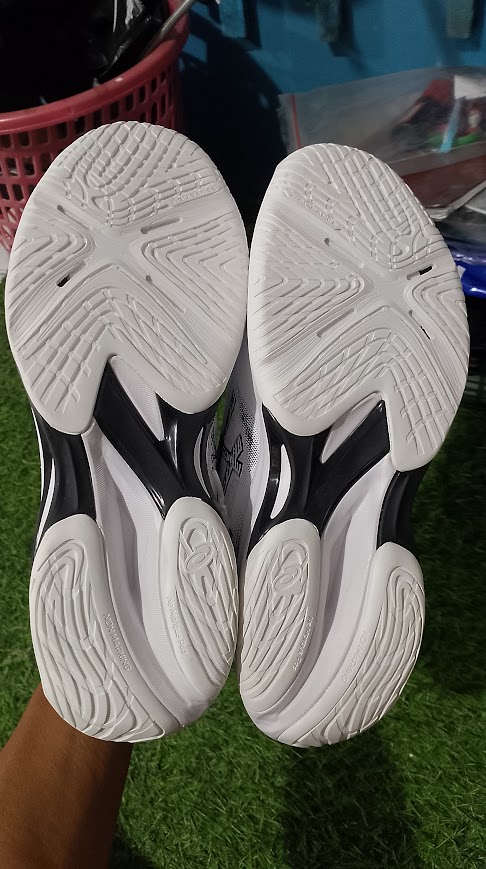 sepatu volley, padel, badminton asics foto 2