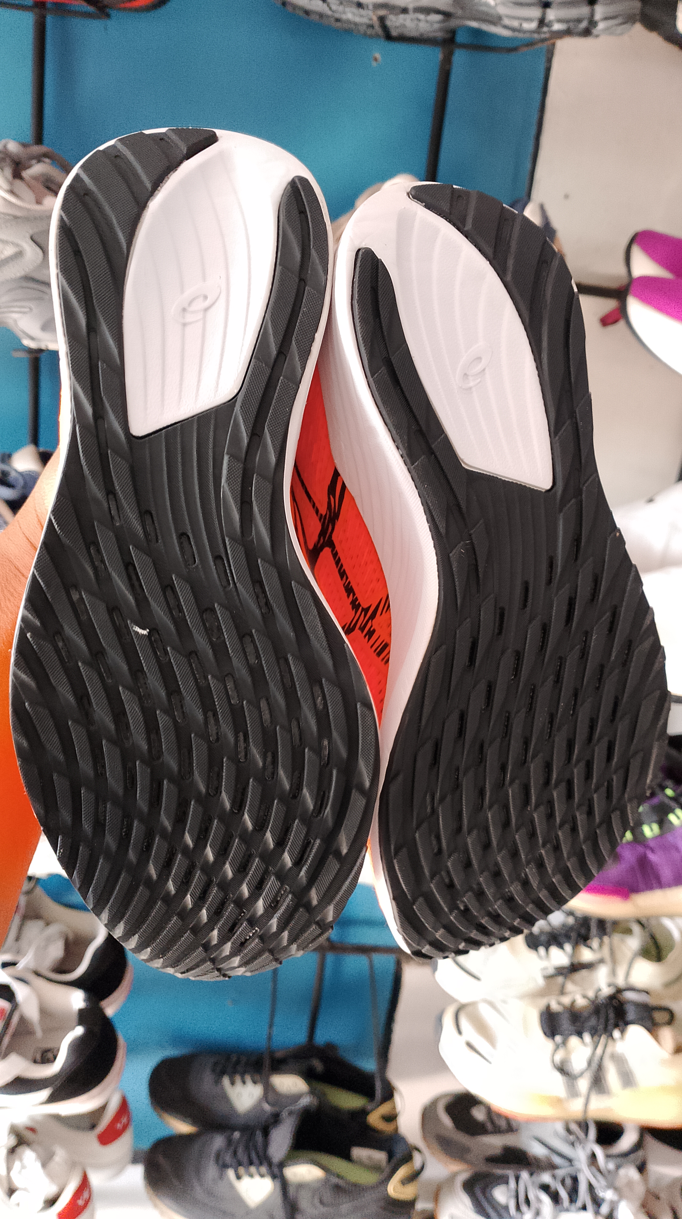 sepatu lari-run wanita foto 2