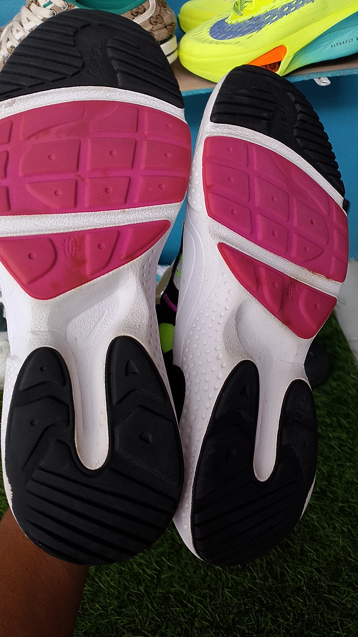 Nike Huarache E.D.G.E. TXT "Volt" foto 4