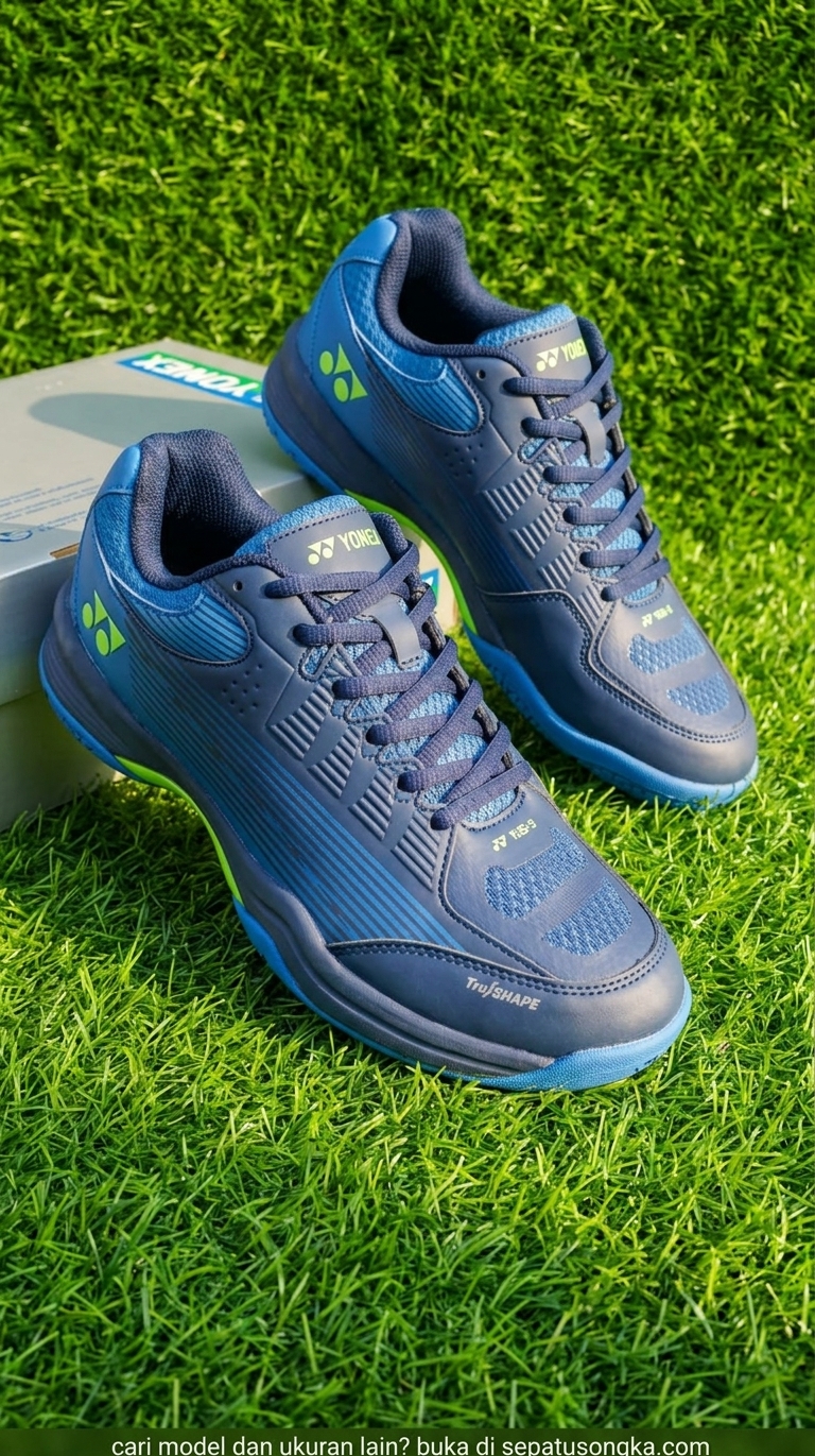 Yonex Skill 5 Badminton Shoes in the Dark Navy / Aqua Blue