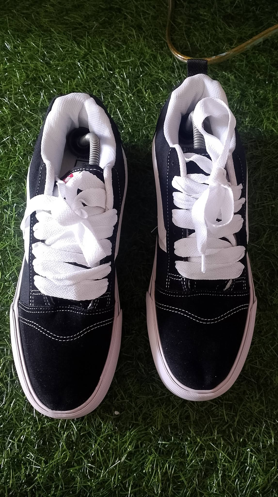 vans hitam putih foto 5