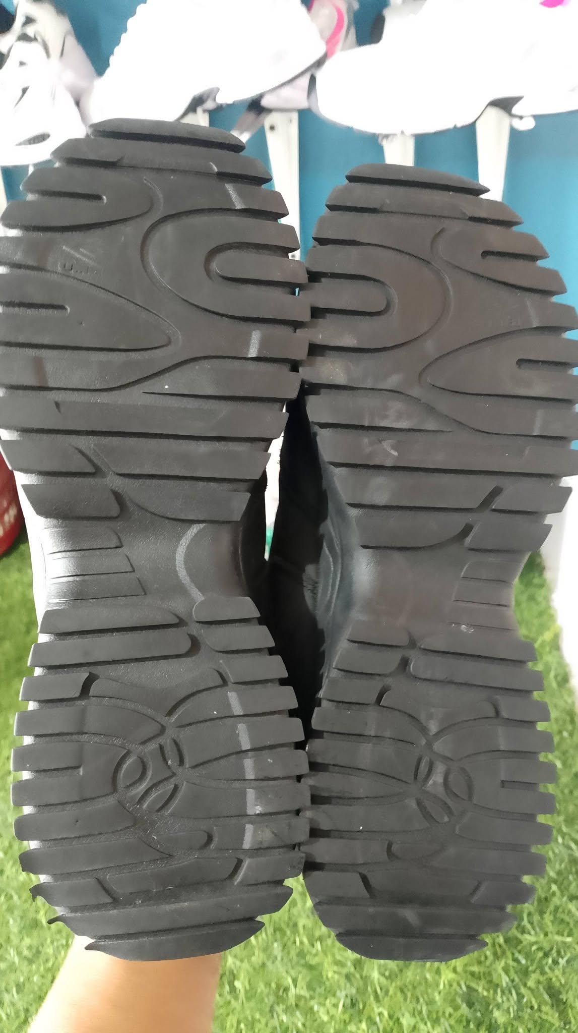 sepatu fullblack foto 4