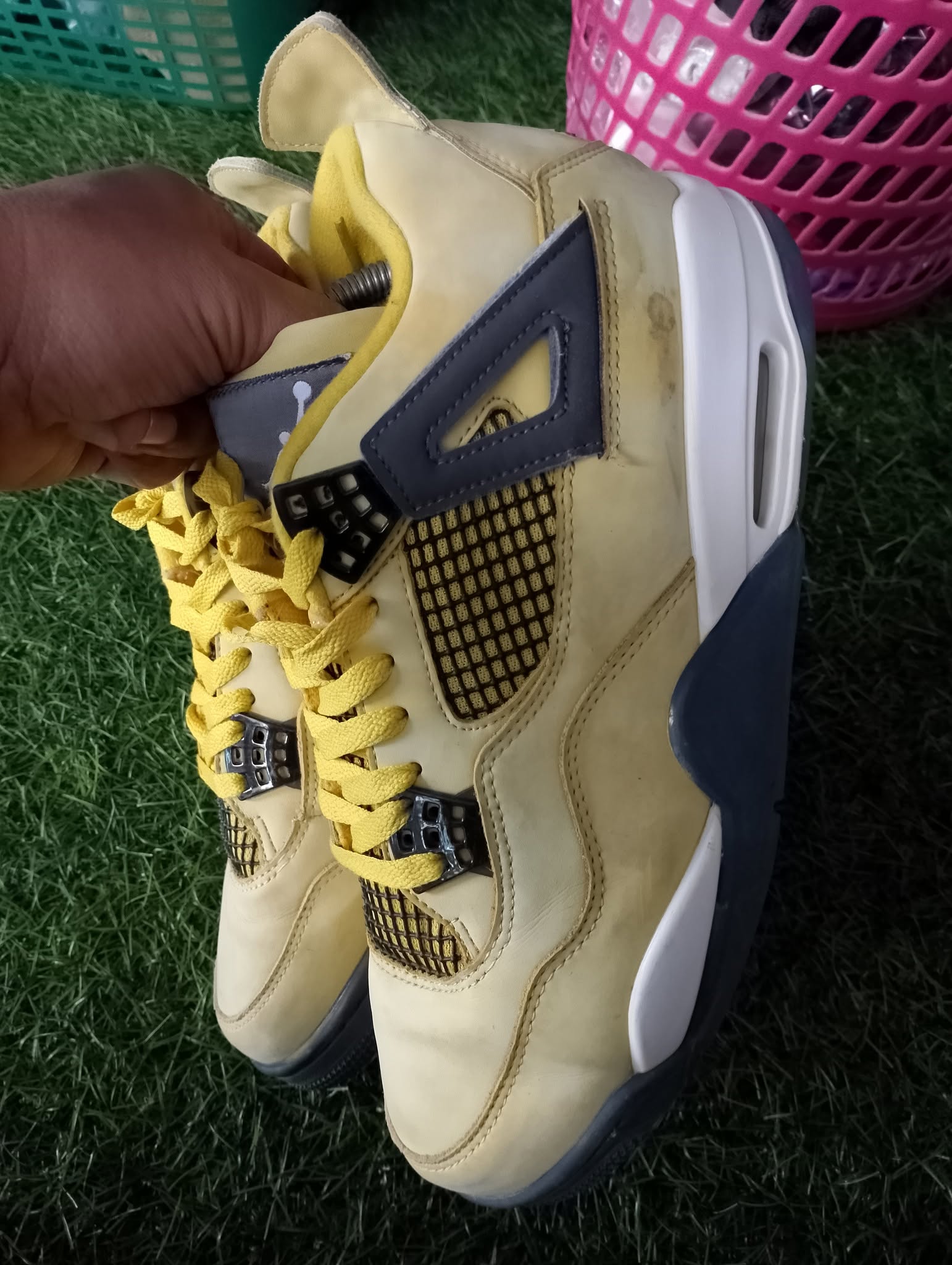 Air Jordan 4 Retro "Lightning" (2021)