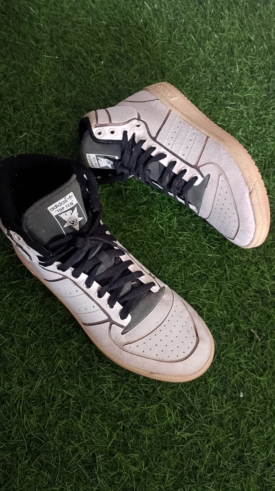 Star Wars x adidas Top Ten Hi "The Child" foto 5