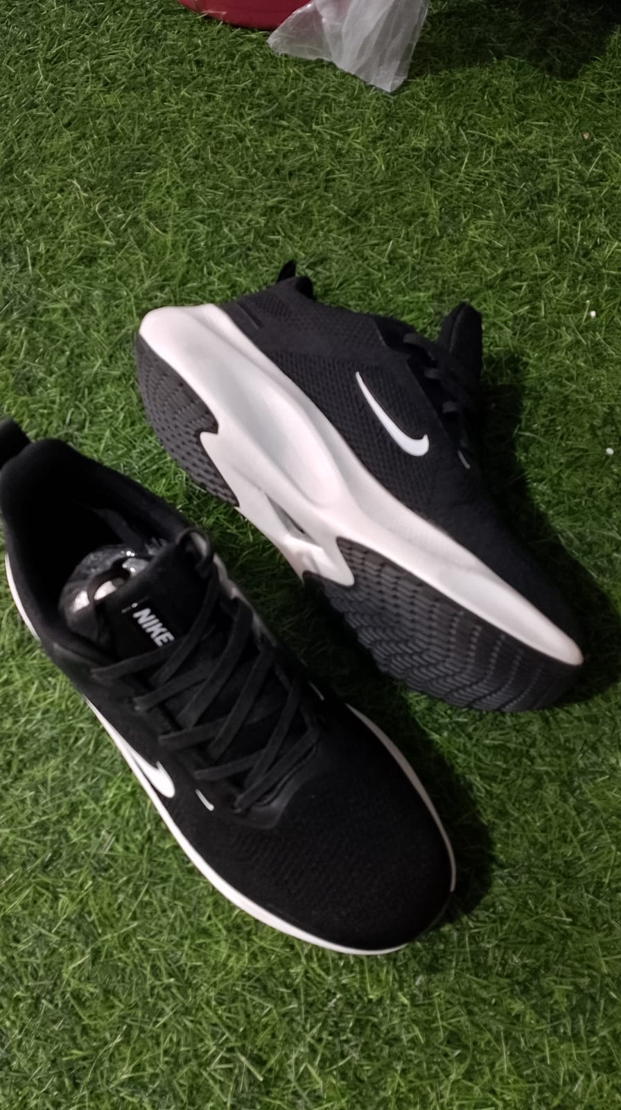 Nike Downshifter 13 in the popular "Black/White" colorway foto 4