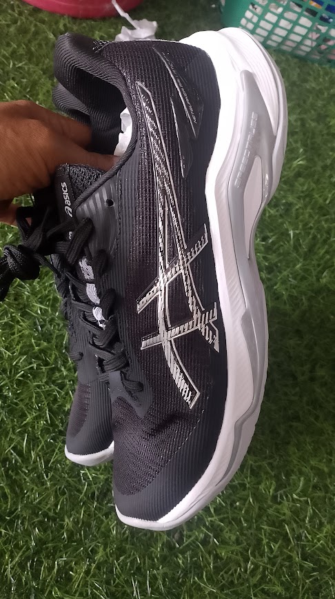 sepatu volley, padel, tenis dan badminton foto 2