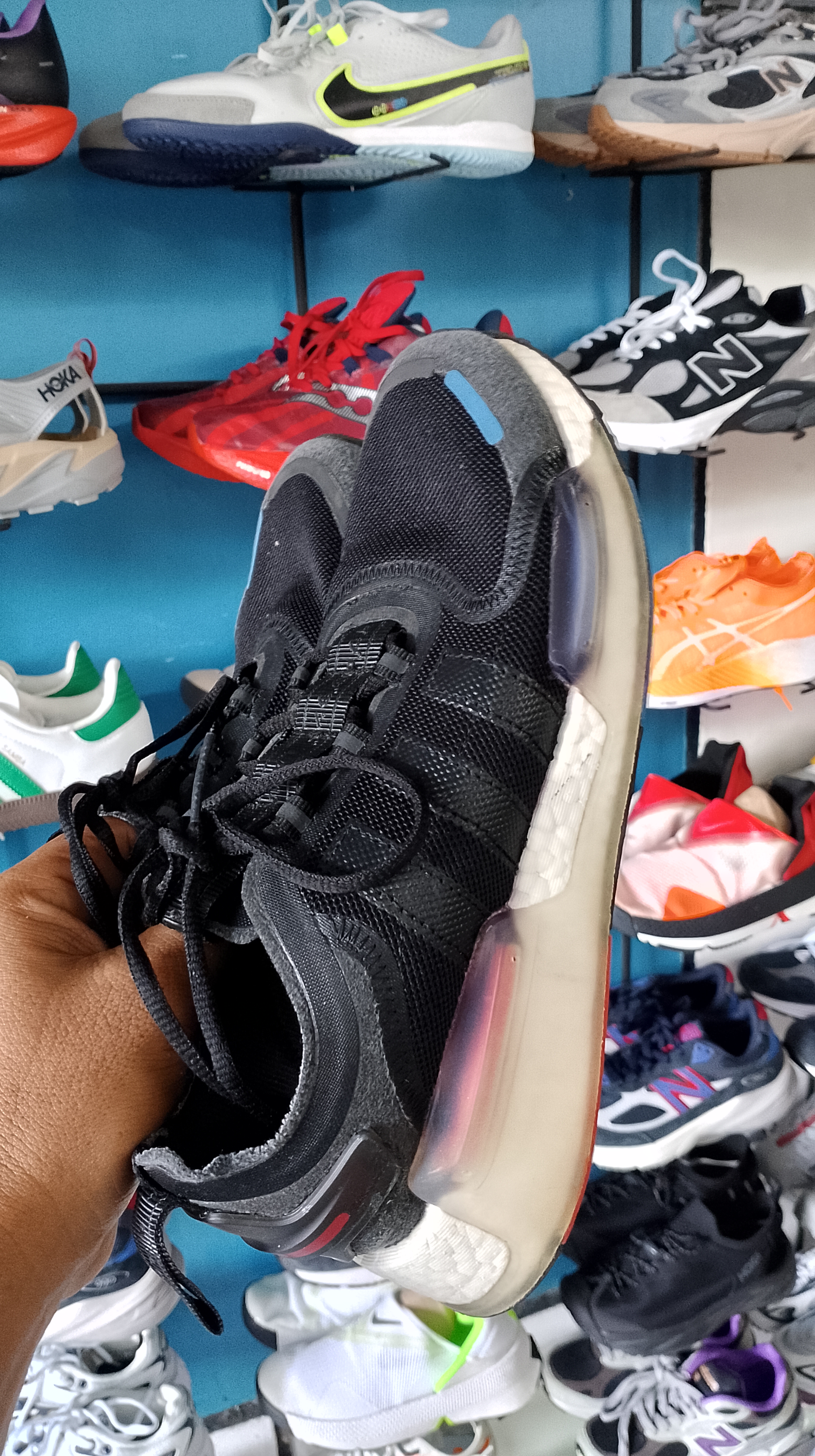 sepatu sekolah adidas boost foto 4