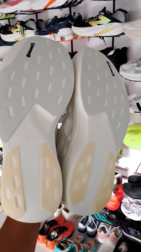 sepatu adizero evo sl foto 3