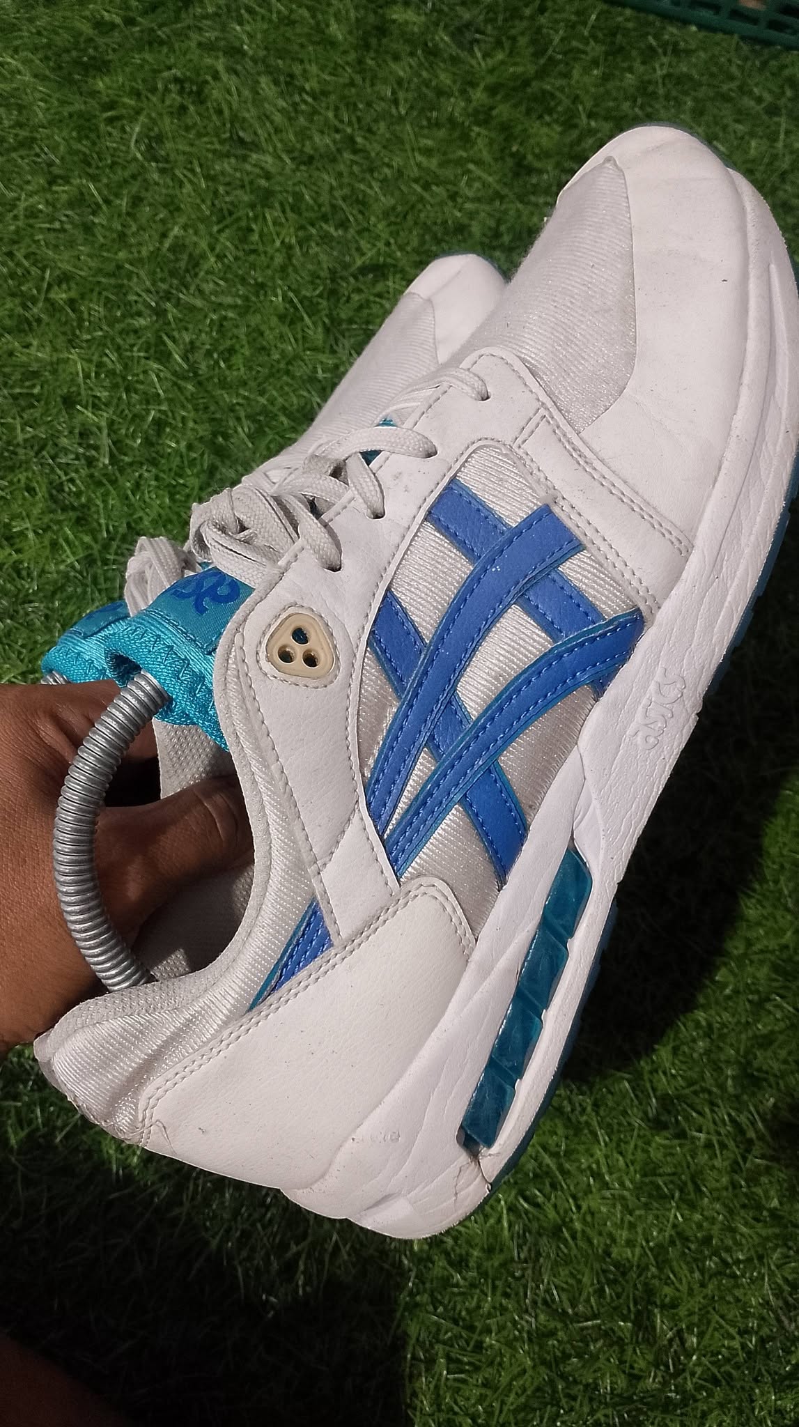 sepatu asics olahraga 42.5