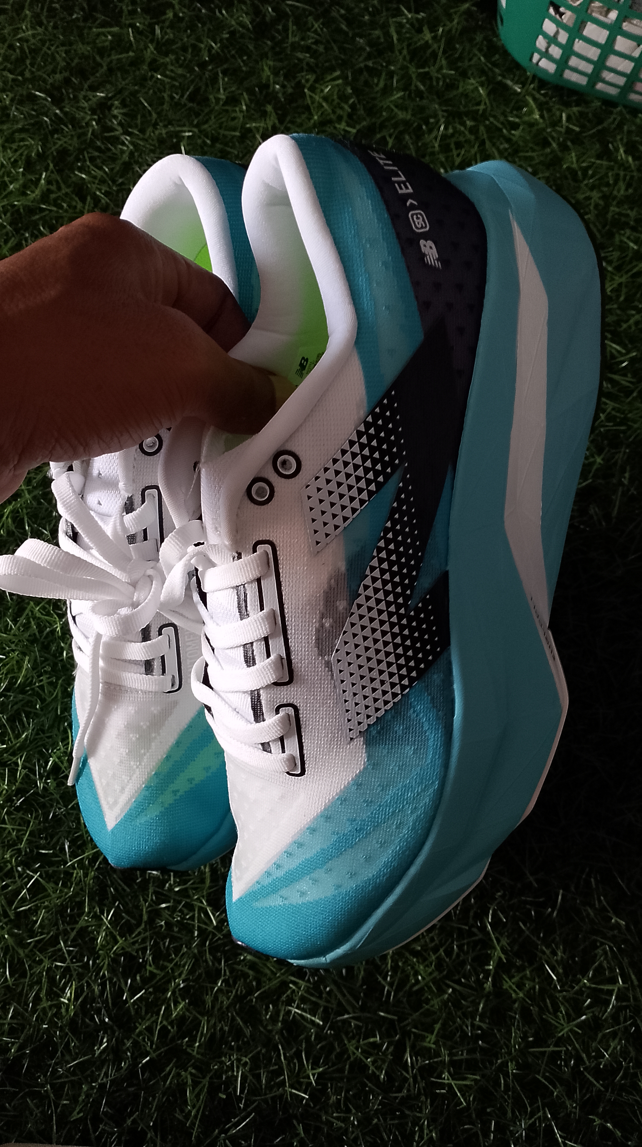 New Balance FuelCell SuperComp Elite v4 "Cyber Jade" (White / Black) foto 4